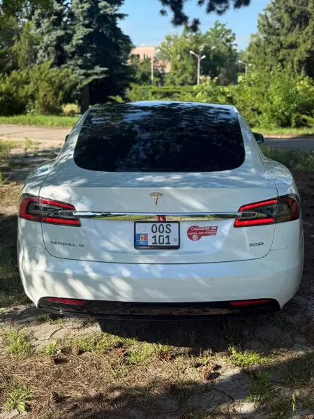TESLA S, 2016
