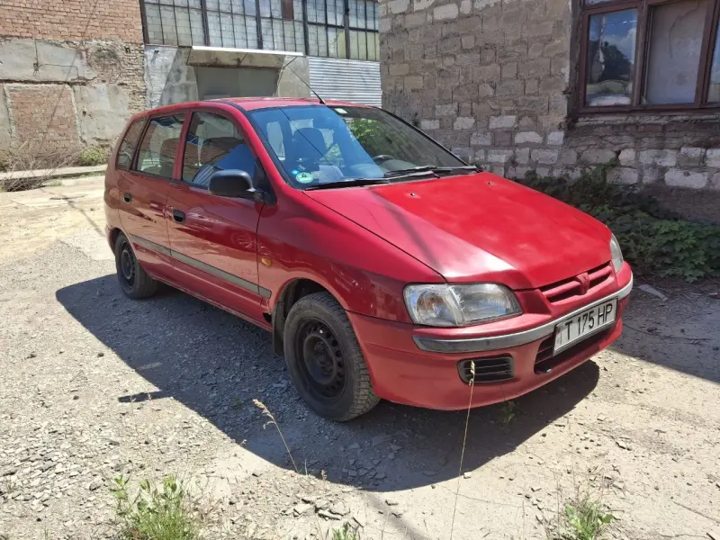 Mitsubishi Space Star, 2000