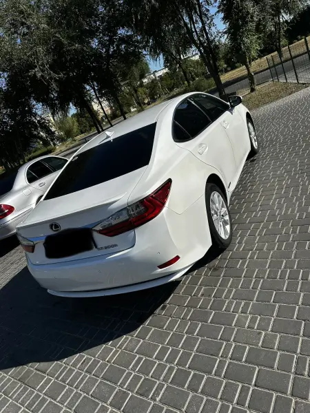 Lexus ES, 2014