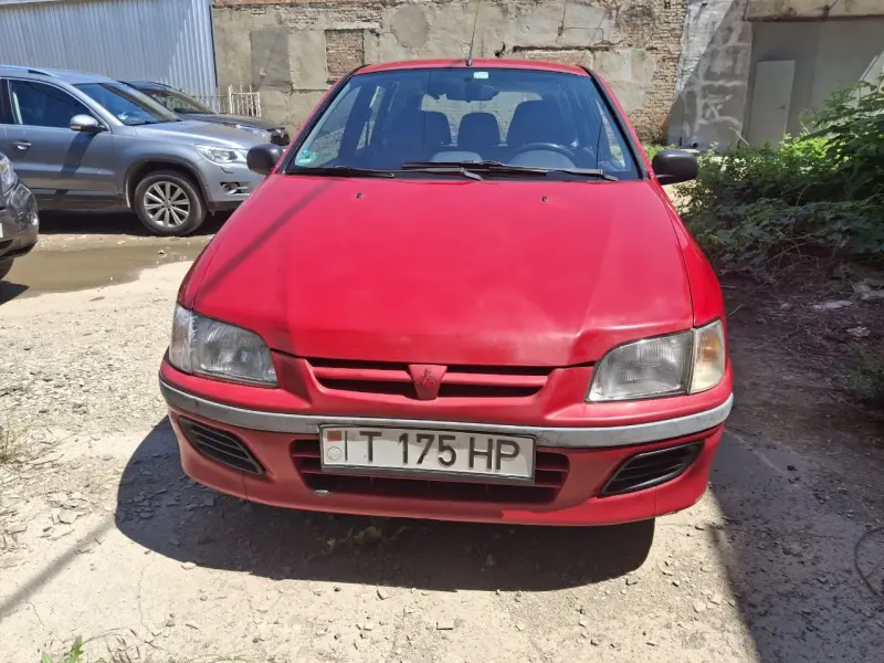 Mitsubishi Space Star, 2000