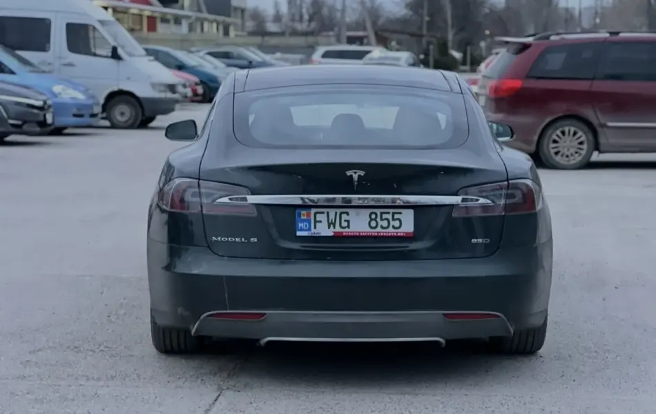 TESLA S, 2015