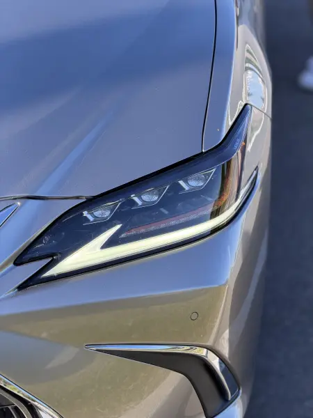 Lexus ES, 2020