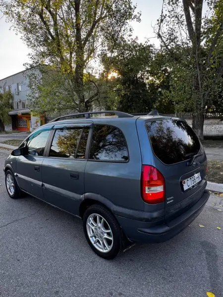 Opel Zafira, 2001