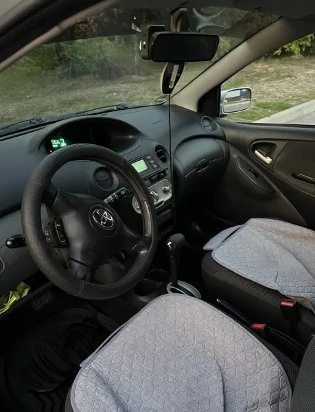 Toyota Yaris, 2004