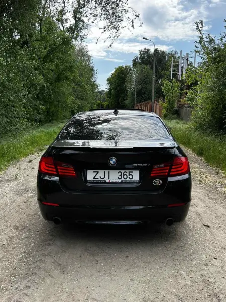 BMW 5 Series, 2011