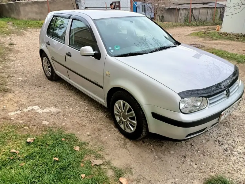 Volkswagen Golf, 2000
