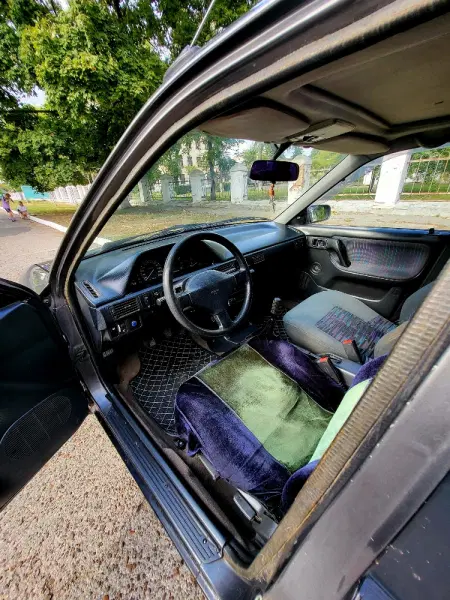 Mazda 323, 1996