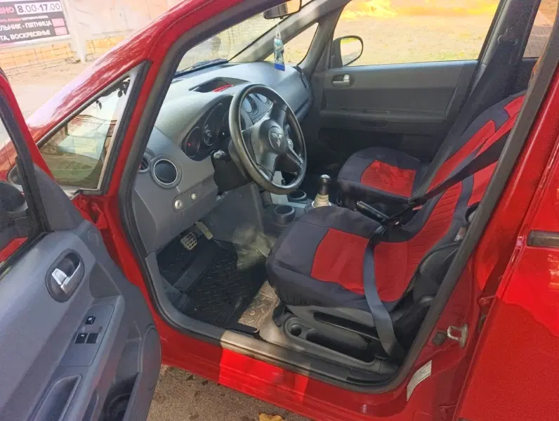 Mitsubishi Colt, 2005