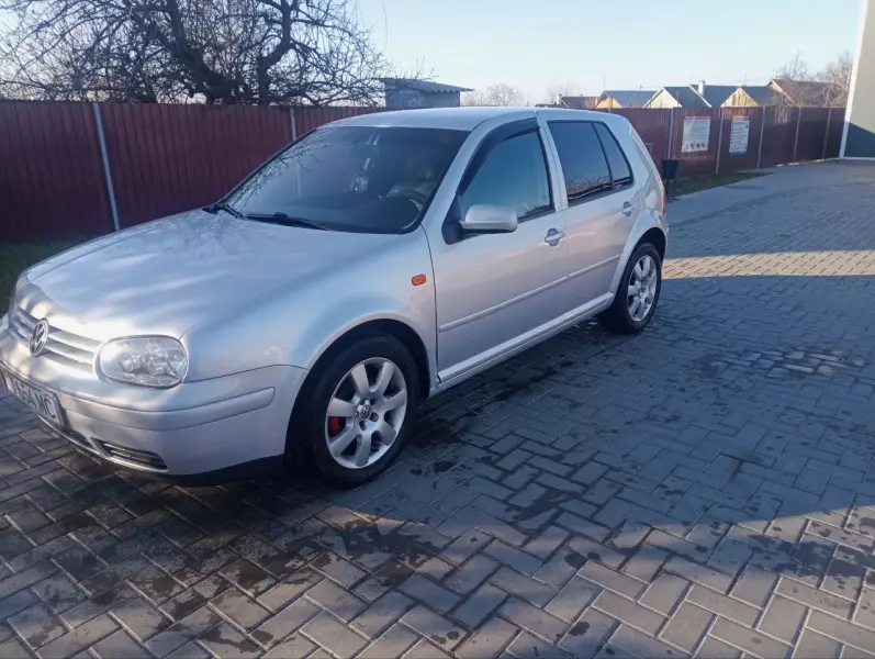 Volkswagen Golf, 2000