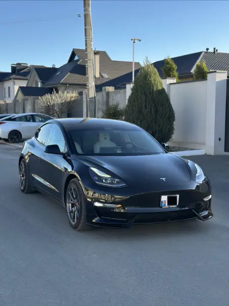 TESLA 3, 2021