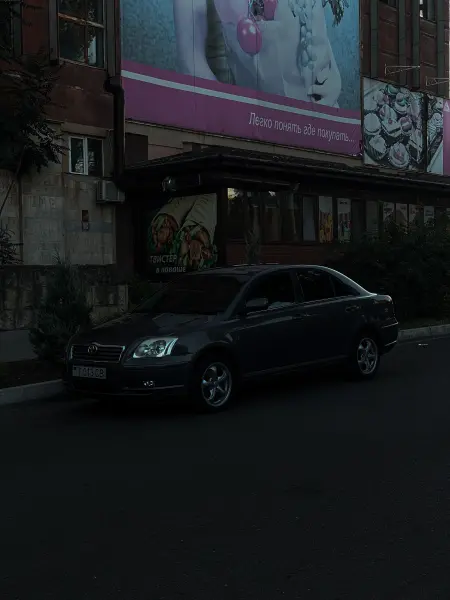 Toyota Avensis, 2004