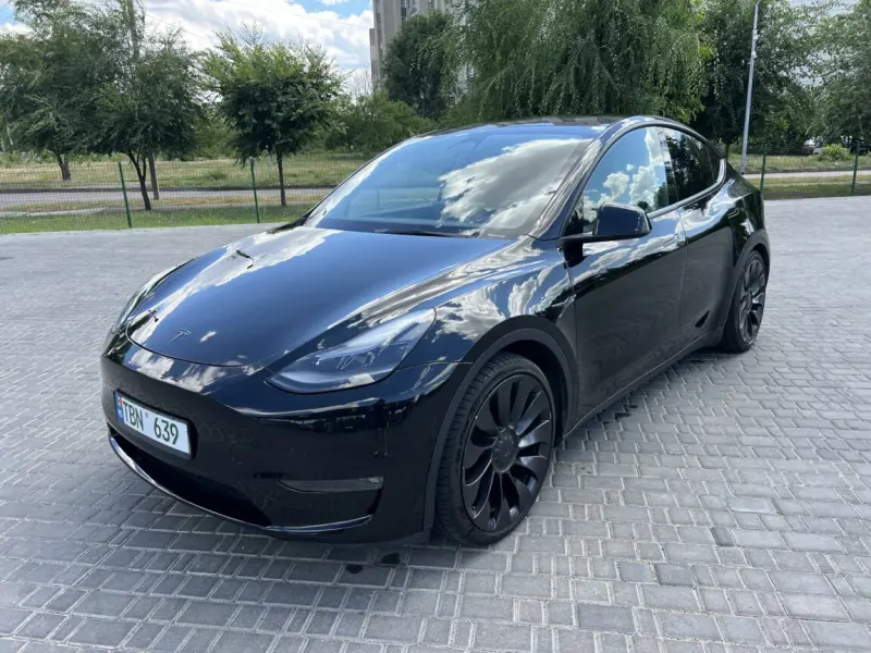 TESLA Y, 2023