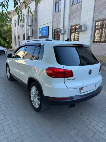 Volkswagen Tiguan, 2014