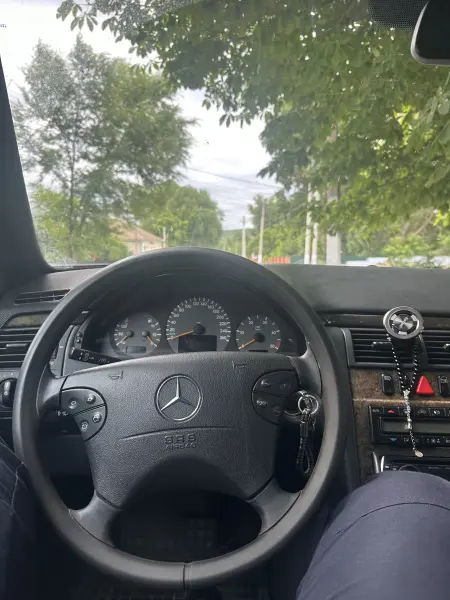 Mercedes-Benz E-Class, 2001