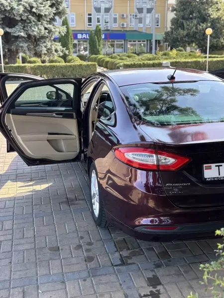 Ford Fusion, 2013