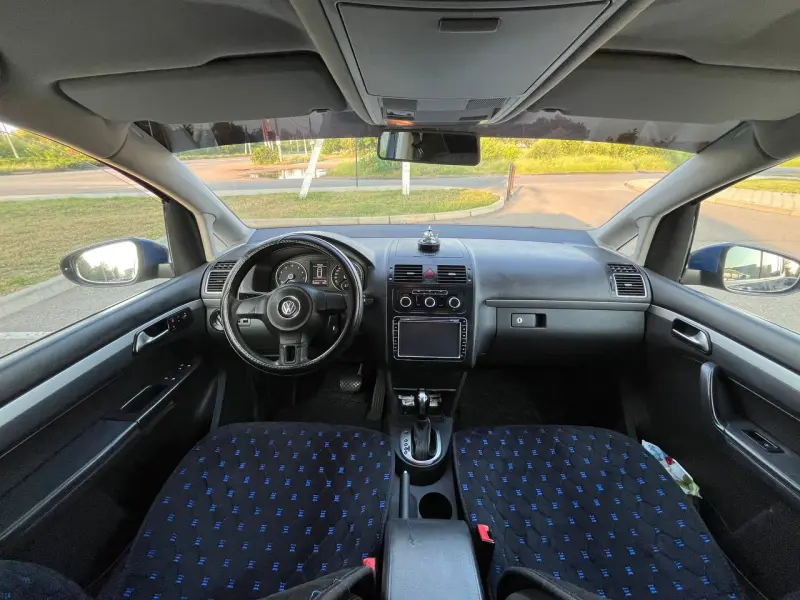 Volkswagen Touran, 2011