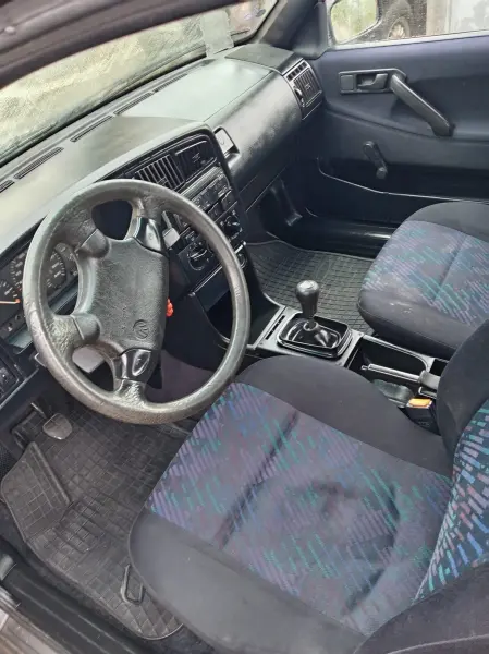 Volkswagen Passat, 1993