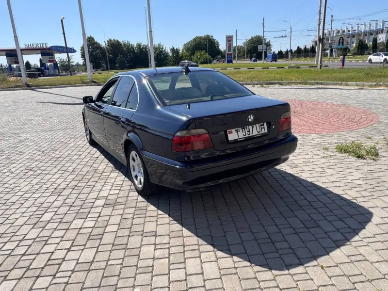 BMW 5 Series, 2001