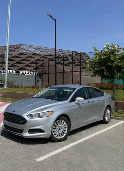 Ford Fusion, 2013