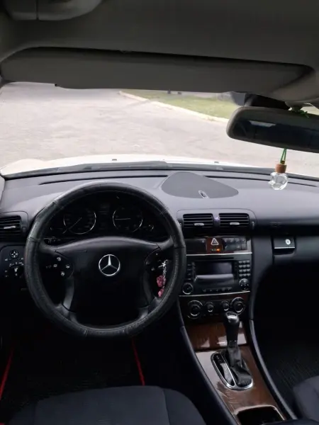 Mercedes-Benz C-Class, 2004