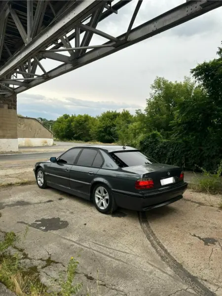 BMW 7 Series, 2000