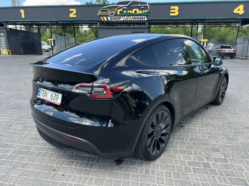 TESLA Y, 2023