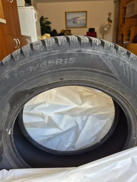продам резину 195/65/R15. комплект 4шт.
