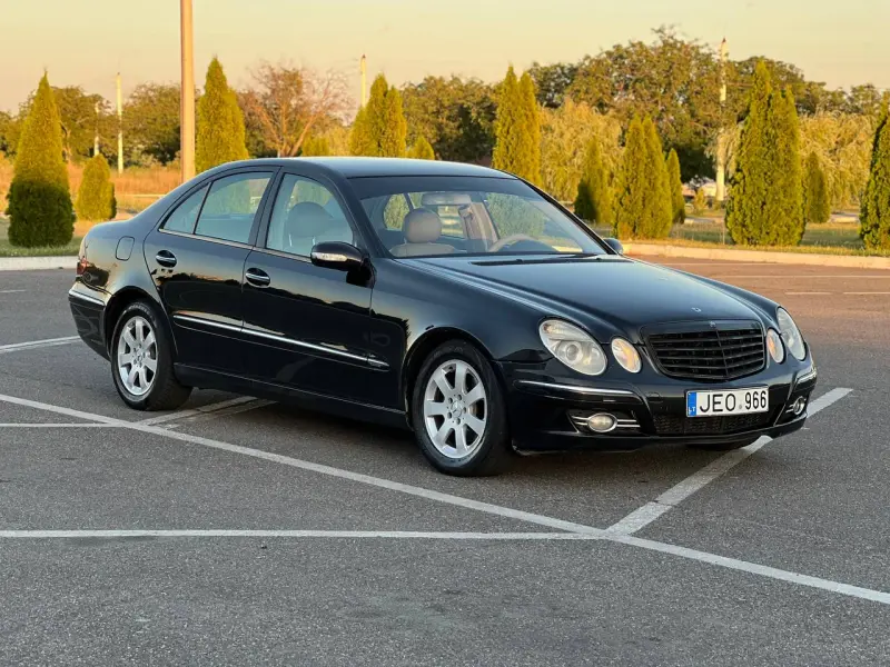 Mercedes-Benz E-Class, 2002