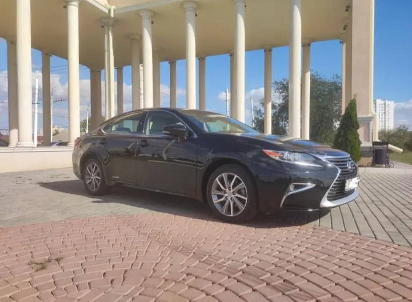 Lexus ES, 2016