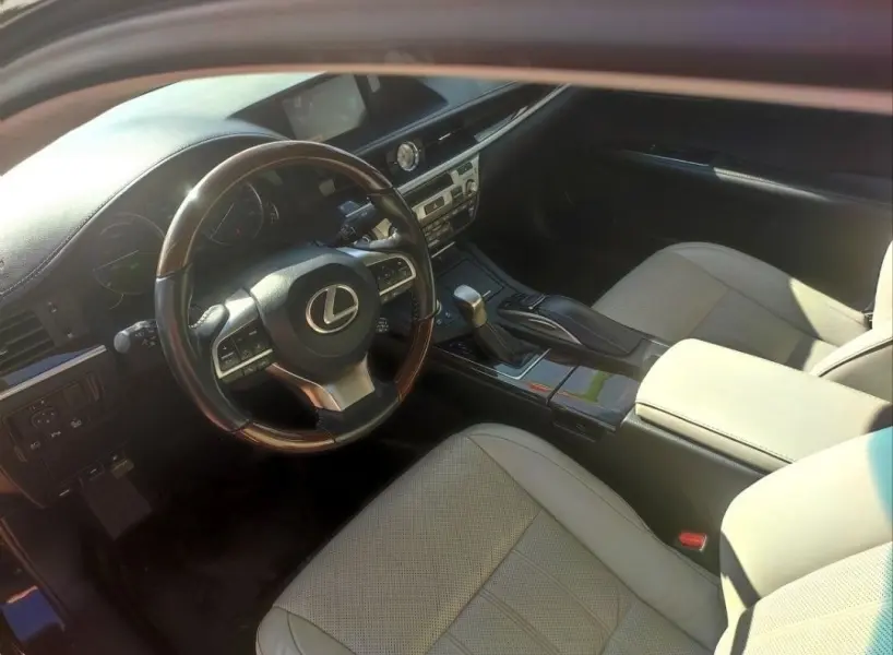 Lexus ES, 2016