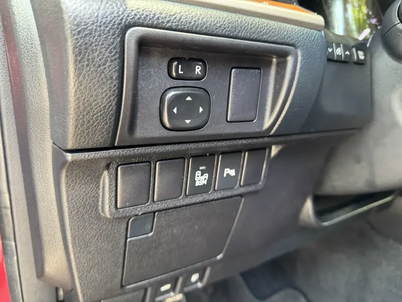 Lexus ES, 2013