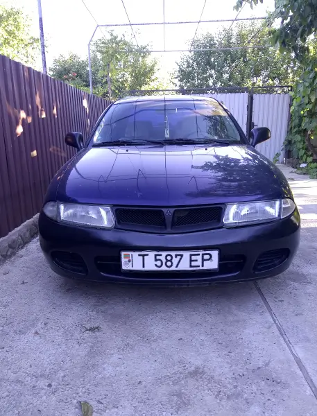 Mitsubishi Carisma, 1998