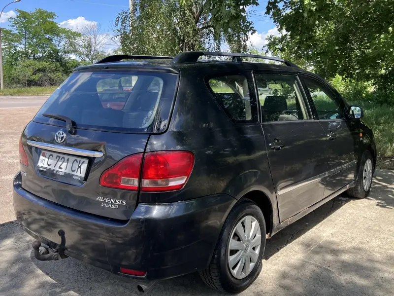 Toyota Avensis Verso, 2003