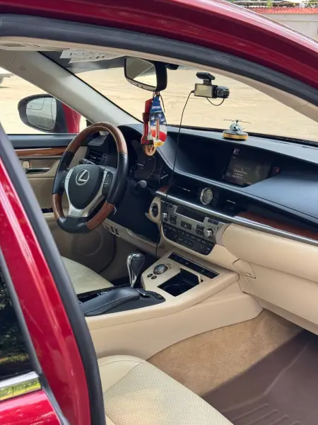 Lexus ES, 2013