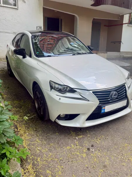 Lexus IS, 2014