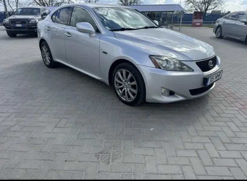Lexus IS, 2004
