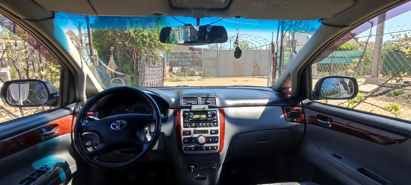 Toyota Avensis Verso, 2002