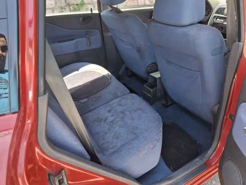 Mitsubishi Space Star, 2000