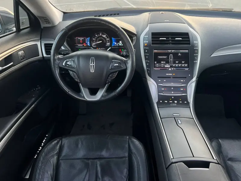 Lincoln MKZ, 2013