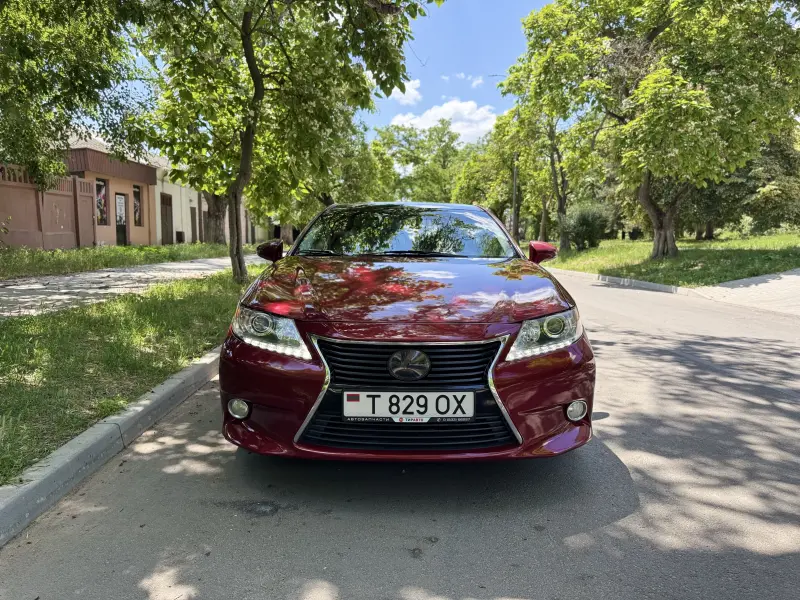 Lexus ES, 2013