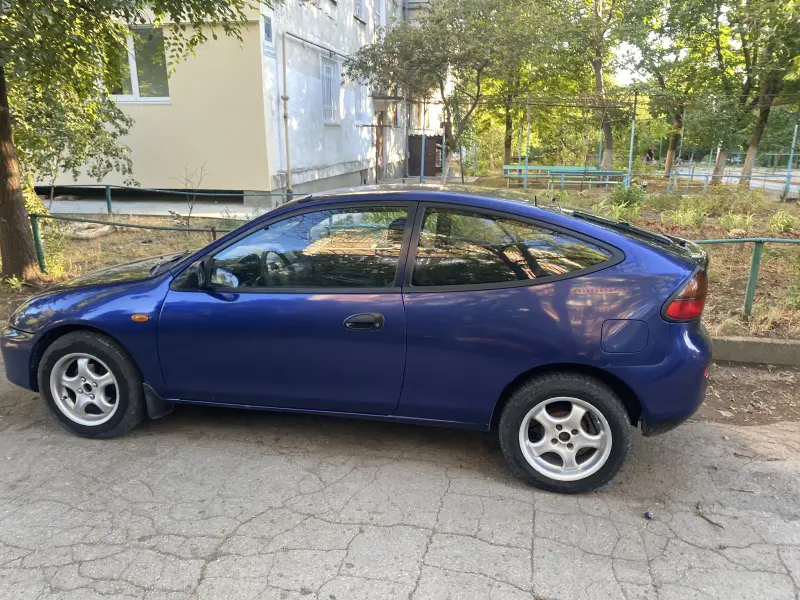 Mazda 323, 1997