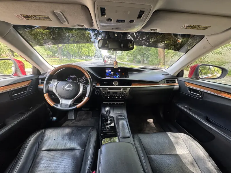 Lexus ES, 2013
