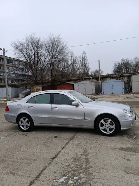 Mercedes-Benz E-Class, 2004
