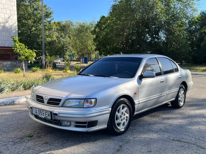 Nissan Maxima, 2000