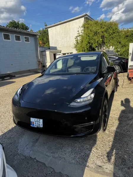 TESLA Y, 2023