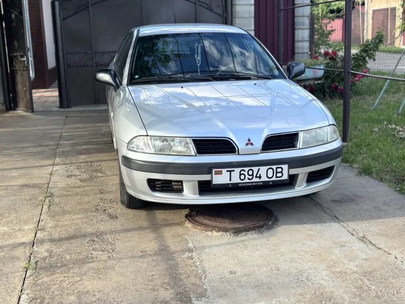 Mitsubishi Carisma, 2000