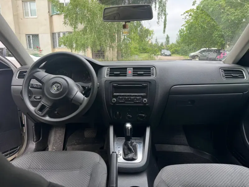 Volkswagen Jetta, 2013