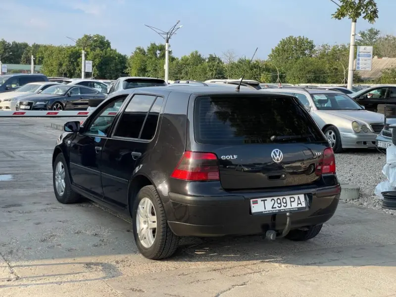 Volkswagen Golf, 2003
