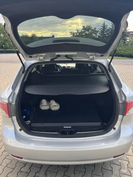 Toyota Avensis, 2010