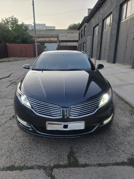 Lincoln MKZ, 2014